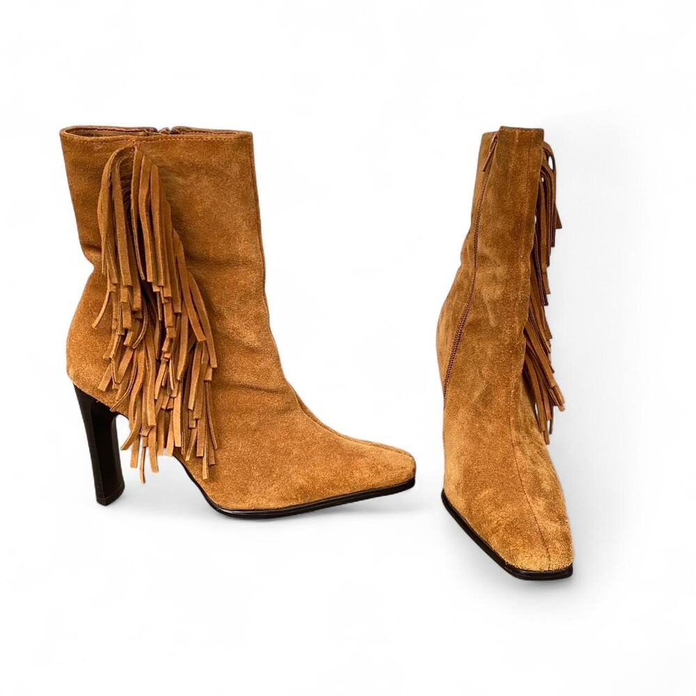 Boho Predictions tan suede leather fringe heeled boots, size 6